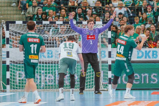 Blr Hinriksson (SC DHfK Leipzig, 44) penalty SC DHfK Leipzig - TSV GWD Minden. Bundesliga, Herren Handball, 25 26, GER, Leipzig, Quarterback Immobilien Arena, Round 34 Leipzig Quarterback Immobilien Arena Sachsen GER Copyright: xBillmanxDubex