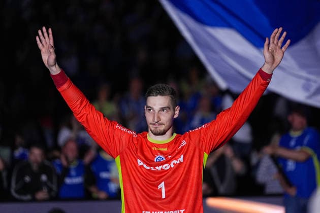 07.06.2026, xydrx, Handball, 1.HBL, VfL Gummersbach - Rhein-Neckar Löwen, Schwalbe-Arena: Dominik Kuzmanovic (VfL Gummersbach, 1) bei seiner Verabschiedung