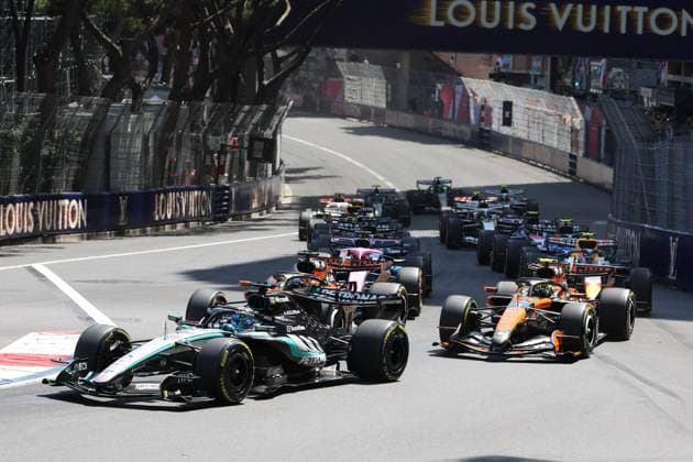 Start, George Russell (Mercedes-AMG Petronas 63), Oscar Piastri (McLaren Formula 1 Team 81), Lando Norris (McLaren Formula 1 Team 1), Rennen, Grosser Preis von Monaco, Motorsport, Herren, Formel 1, 07.06.2026 Monte Carlo Monaco MCO