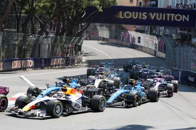 Start, Liam Lawson (Visa Cash App RB 30), Alexander Albon (Atlassian Williams Racing 23), Carlos Sainz jr. (Atlassian Williams Racing 55), Rennen, Grosser Preis von Monaco, Motorsport, Herren, Formel 1, 07.06.2026 Monte Carlo Monaco MCO