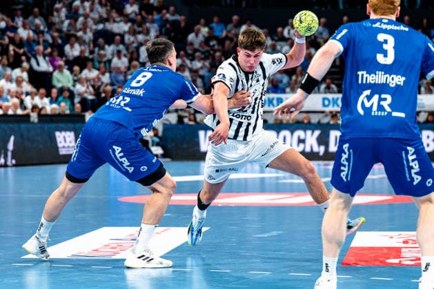 07.06.2026, xdobgx, Handball Daikin HBL, THW Kiel - TBV Lemgo Lippe v.l. Frederik Simak (TBV Lemgo Lippe, 8), Rasmus Ankermann (Kiel, 22) am Ball, plays the ball Kiel