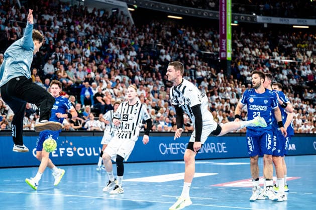 07.06.2026, xdobgx, Handball Daikin HBL, THW Kiel - TBV Lemgo Lippe v.l. Constantin Möstl (TBV Lemgo Lippe, 1), Hendrik Pekeler (Kiel, 61) beim Wurf, in action, throwing Kiel