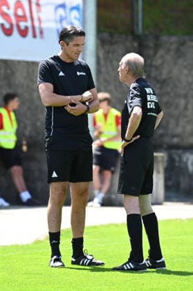 07.06.2026 - Fussball - Saison 2025 2026 - Testspiel Freundschaftsspiel Vorbereitungsspiel : SV Gloria Weilersbach - TSV Germania Kirchehrenbach - LuPf - xluxpfx - Deniz Aytekin ( Schiedsrichter ) und Hans Rößlein Roesslein ( Assistent ) (von links)