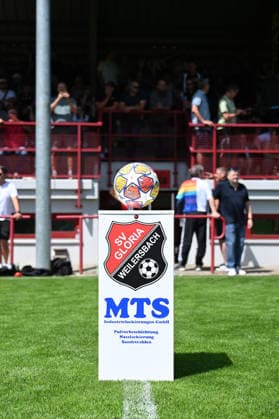 07.06.2026 - Fussball - Saison 2025 2026 - Testspiel Freundschaftsspiel Vorbereitungsspiel : SV Gloria Weilersbach - TSV Germania Kirchehrenbach - LuPf - xluxpfx - Wappen Logo Emblem Spielball Ball SV Weilersbach