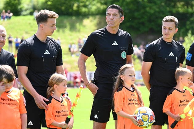 07.06.2026 - Fussball - Saison 2025 2026 - Testspiel Freundschaftsspiel Vorbereitungsspiel : SV Gloria Weilersbach - TSV Germania Kirchehrenbach - LuPf - xluxpfx - Deniz Aytekin ( Schiedsrichter ) in der Mitte