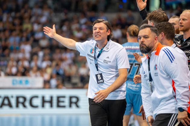 Handball I Herren I Saison 2025-2026 I Bundesliga I 34. Spieltag I TVB Stuttgart - HC Erlangen I 07.06.2026 Johannes Sellin (Trainer, HC Erlangen) wütend Stuttgart Porsche Arena Baden-Württemberg Deutschland