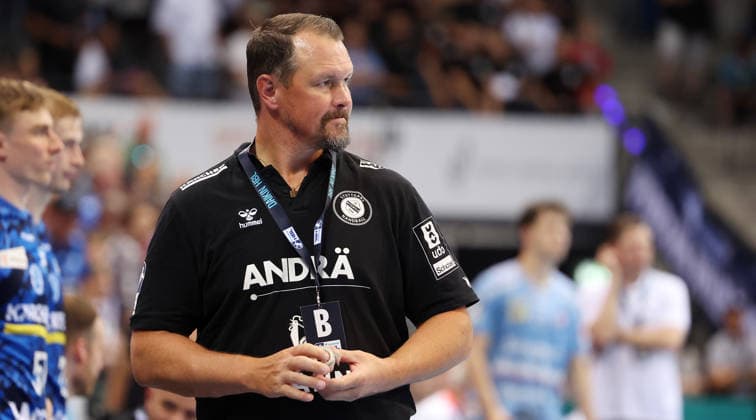 Stuttgart , Handball TVB Stuttgart VS HC Erlangen, Trainer Misha Kaufmann (TVB)