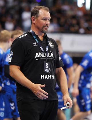 Stuttgart , Handball TVB Stuttgart VS HC Erlangen, Trainer Misha Kaufmann (TVB)