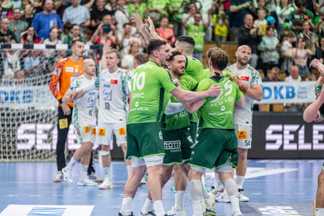 Handball Bundesliga; HSG Wetzlar - SC Magdeburg, 07.06.26 HSG Wetzlar bleibt erstklassig. Bereits vor Abpfiff jubelt die Buderus Arena Handball Bundesliga; HSG Wetzlar - SC Magdeburg: Wetzlar, 07.06.26