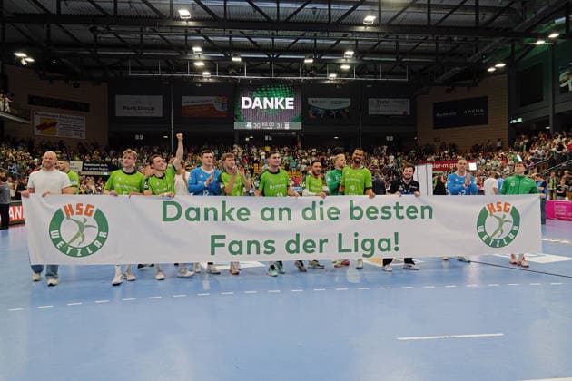 07.06.2026, xovx, Handball Daikin Handball-Bundesliga, HSG Wetzlar - SC Magedeburg Jubel und Erleichterung bei den Spielern der HSG Wetzlar nach dem Klassenerhalt in der Handball Bundesliga trotz der 30:31 Niederlage gegen den SC Magdeburg, Wetzlar Buderus Arena Hessen Deutschland (DE)