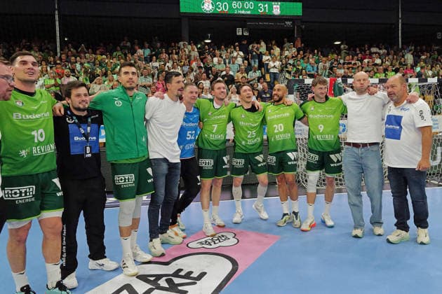 07.06.2026, xovx, Handball Daikin Handball-Bundesliga, HSG Wetzlar - SC Magedeburg Jubel und Erleichterung bei den Spielern der HSG Wetzlar nach dem Klassenerhalt in der Handball Bundesliga trotz der 30:31 Niederlage gegen den SC Magdeburg, Wetzlar Buderus Arena Hessen Deutschland (DE)