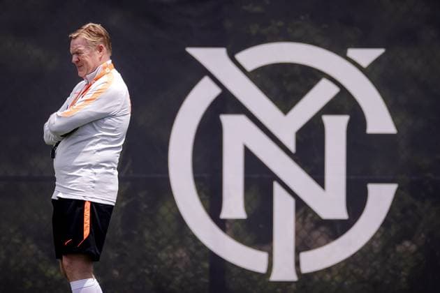 NEW YORK - Netherlands coach Ronald Koeman during a training session of the Dutch national team, Nationalteam at the training complex of the Etihad City Football Academy, on June 7, 2026, in Orangeburg, New York. The Dutch national team is preparing for the 2026 World Cup. ROBIN VAN LONKHUIJSEN ANP xVIxANPxSportx xxANPxIVx 560391408 originalFilename: 560391408.jpg