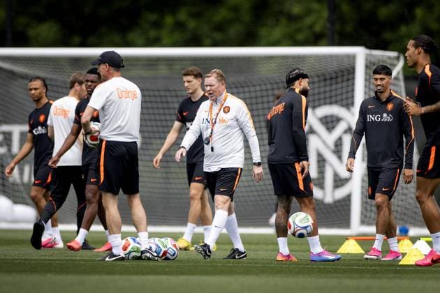 NEW YORK - Netherlands coach Ronald Koeman, Memphis Depay, Tijjani Reijnders, Virgil van Dijk during a training session of the Dutch national team, Nationalteam at the Etihad City Football Academy training complex, on June 7, 2026, in Orangeburg, New York. The Dutch national team is preparing for the 2026 World Cup. KOEN VAN WEEL ANP xVIxANPxSportx xxANPxIVx 560391419 originalFilename: 560391419.jpg