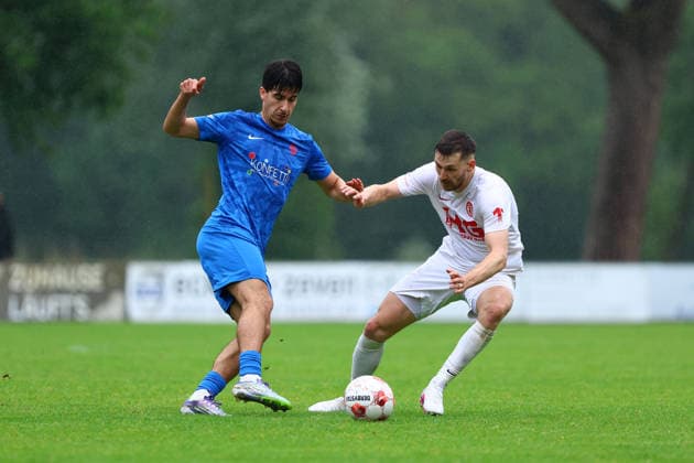 26 Leonard Mai (Eimsbütteler TV), 17 Ömer Faruk Bulut (Blumenthaler SV) Fußball I Herren I Aufstiegsrunde zur Regionalliga Nord I Saison 2025-2026 I 3. Spiel I Eimsbütteler TV - Blumenthaler SV I 07.06.2026 I A-Platz Heeslingen