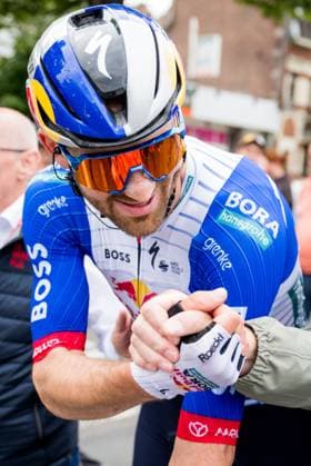 Belgian Jordi Meeus of Red Bull-BORA-hansgrohe celebrates after winning the Brussels Cycling Classic one day cycling race, 206,3 km with start and finish in Brussels, Sunday 07 June 2026. JASPERxJACOBS  x176472857x