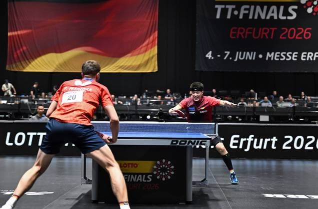 Dang Qiu von Borussia Düsseldorf gewinnt nach 2022 und 2023 zum dritten Mal die Deutschen Meisterschaften im Einzel Dang Qiu von Borussia Düsseldorf gewinnt nach 2022 und 2023 zum dritten Mal die Deutschen Meisterschaften im Einzel durch einen Finalerfolg über Patrick Franziska (1. FC Saarbrücken-TT) - Finaltag der Deutschen Meisterschaften der Damen und Herren am 7. Juni 2026 in der Messe Erfurt im Rahmen der 3. Deutschen Tischtennis-Finals in Erfurt. Erfurt Messe Erfurt Thüringen Deutschland
