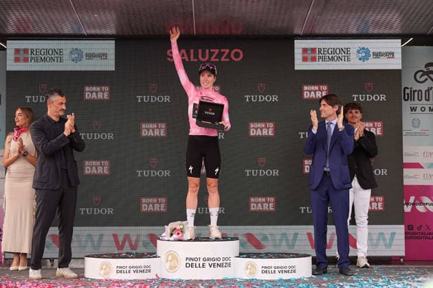 Tudor award for The pink jersey Netherlands™s Anna van der Breggen of Team SD Worx - Protime™s celebrate on the podium Stage 9 of the Giro d™Italia Women, from Saluzzo to Saluzzo, Italy, Sunday, June 7, 2026.  Copyright: xMarcoxAlpozzi LaPressex