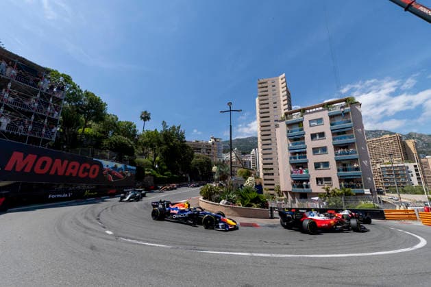 MONTE-CARLO, MONACO - JUNE 07: Cars drive around the hairpin during the F1 Monaco Grand Prix on June 7, 2026 at the Circuit de Monaco in Monte-Carlo, Monaco. (Photo by Bob Kupbens Icon Sportswire) AUTO: JUN 07 F1 Monaco Grand Prix EDITORIAL USE ONLY Icon2606070071