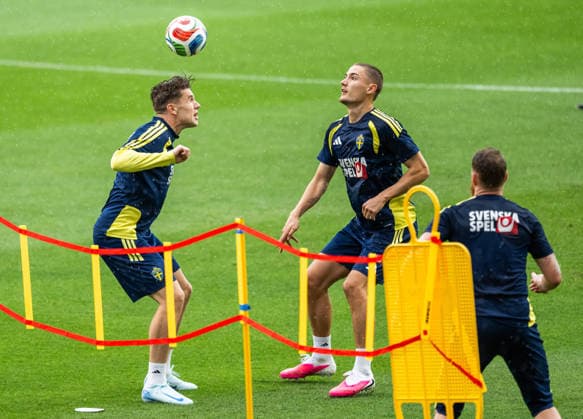260607 Viktor Gyökeres and Gustaf Lagerbielke of the Swedish national football team at a training session during day -4 of the FIFA World Cup, WM, Weltmeisterschaft, Fussball 2026 on June 7, 2026 in Dallas. Photo: Petter Arvidson BILDBYRAN kod PA PA1221 fotboll football soccer fotball vm fotbolls-vm fotball-vm fotbolls-vm 2026 fifa world cup 2026 träning practice training sverige sweden sverige a day -4 bbeng