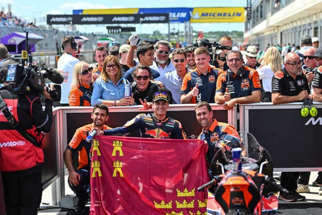 MOTO - MOTO 3 - HUNGARY GRAND PRIX 2026 CARPE Ãlvaro (spa), Red Bull KTM Ajo, KTM RC250GP, portrait celebrates his third place during the 2026 Moto3 Grand Prix of Hungary , on Balaton Park circuit, from June 5 to 7, in Hungary - Balaton ParkHungary  Copyright: xGIGIxSOLDANOx