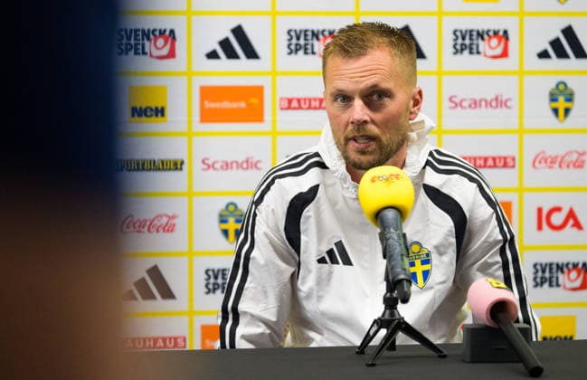 260607 Assistant coach Sebastian Larsson of the Swedish men s national football team in the mixed zone after a training session during day -4 of the FIFA World Cup, WM, Weltmeisterschaft, Fussball 2026 on June 7, 2026 in Dallas. Photo: Petter Arvidson BILDBYRAN kod PA PA1222 fotboll football soccer fotball vm fotbolls-vm fotball-vm fotbolls-vm 2026 fifa world cup 2026 mixed zone sverige sweden sverige a day -4 bbeng