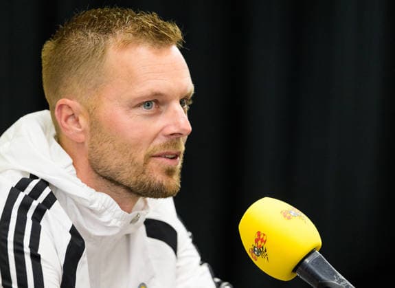 260607 Assistant coach Sebastian Larsson of the Swedish men s national football team in the mixed zone after a training session during day -4 of the FIFA World Cup, WM, Weltmeisterschaft, Fussball 2026 on June 7, 2026 in Dallas. Photo: Petter Arvidson BILDBYRAN kod PA PA1222 fotboll football soccer fotball vm fotbolls-vm fotball-vm fotbolls-vm 2026 fifa world cup 2026 mixed zone sverige sweden sverige a day -4 bbeng