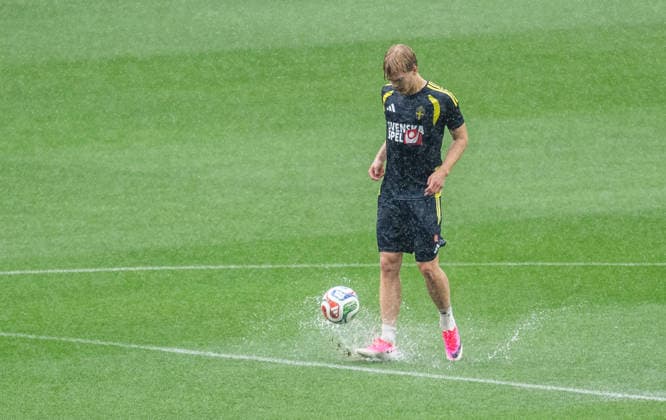 260607 Lucas Bergvall of the Swedish national football team at a training session during day -4 of the FIFA World Cup, WM, Weltmeisterschaft, Fussball 2026 on June 7, 2026 in Dallas. Photo: Petter Arvidson BILDBYRAN kod PA PA1221 fotboll football soccer fotball vm fotbolls-vm fotball-vm fotbolls-vm 2026 fifa world cup 2026 träning practice training sverige sweden sverige a day -4 bbeng
