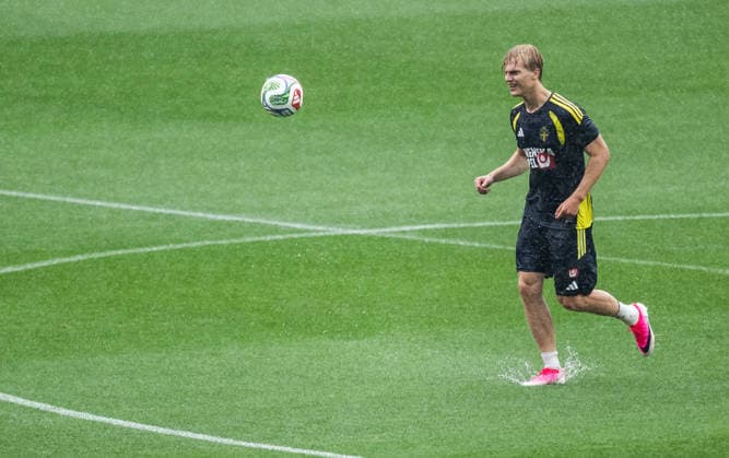 260607 Lucas Bergvall of the Swedish national football team at a training session during day -4 of the FIFA World Cup, WM, Weltmeisterschaft, Fussball 2026 on June 7, 2026 in Dallas. Photo: Petter Arvidson BILDBYRAN kod PA PA1221 fotboll football soccer fotball vm fotbolls-vm fotball-vm fotbolls-vm 2026 fifa world cup 2026 träning practice training sverige sweden sverige a day -4 bbeng