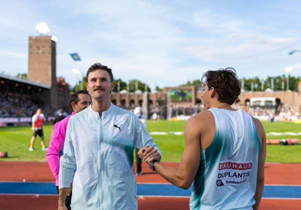 260607 Kurtis Marschall of Australia and Armand Duplantis of Sweden after the men s pole vault during Bauhaus-galan, part of the Diamond League series, June 7, 2026 in Stockholm. Photo: Maxim ThorÃ BILDBYRAN kod MT MT1057 friidrott athletics friidrett diamond league bauhaus-galan bbeng Stockholm sverige