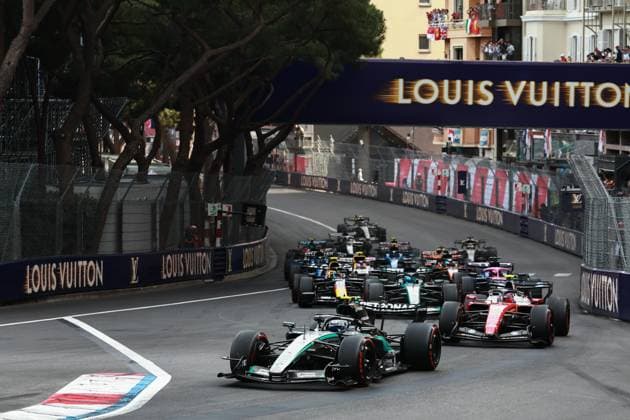 12 KIMI ANTONELLI Andrea (ita), Mercedes AMG F1 Team W17, action start of the race, depart, Start Monte Carlo Monaco
