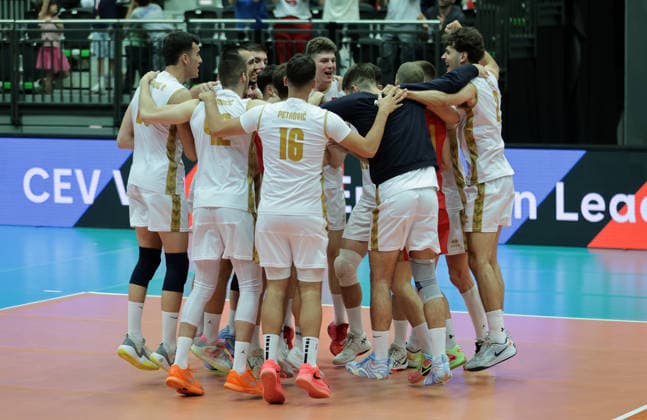 VOLLEYBALL - CEV EL, AUT vs MNE SCHWECHAT,AUSTRIA,07.JUN.26 - VOLLEYBALL - CEV European League, OEVV international match, Länderspiel, Nationalmannschaft Austria vs Montenegro. Image shows the rejoicing of the team of Montenegro.  GEPAxpictures xWalterxLuger
