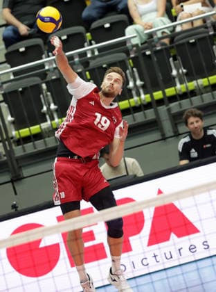 VOLLEYBALL - CEV EL, AUT vs MNE SCHWECHAT,AUSTRIA,07.JUN.26 - VOLLEYBALL - CEV European League, OEVV international match, Länderspiel, Nationalmannschaft Austria vs Montenegro. Image shows Paul Buchegger (AUT).  GEPAxpictures xWalterxLuger