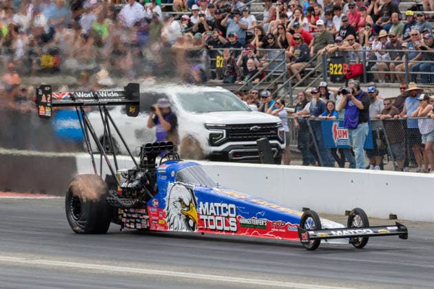 EPPING, NH - JUNE 07: Top Fuel driver, Antron Brown ( 123) ABM MATCO TOOLS LUCAS OIL launches off the line during Sunday s elimination round for the Motorsport, Herren, USA, Dragster Drag Race New England Nationals on June 07, 2026, at New England Dragway in Epping, NH. (Photo by David Hahn Icon Sportswire) AUTO: JUN 07 NHRA New England Nationals EDITORIAL USE ONLY Icon260607020