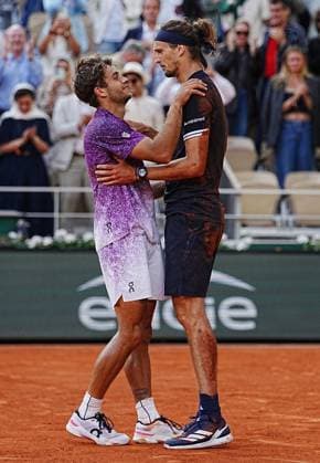 Flavio Cobolli congratulates Alexander Zverev after losing to him in the final French Open Tennis, Day Fifteen, Tennis, Roland Garros, Paris, France - 07 Jun 2026Paris Roland Garros France EDITORIAL USE ONLY No use with unauthorised audio, video, data, fixture lists, club league logos or live services. Online in-match use limited to 120 images, no video emulation. No use in betting, games or single club league player publications.  Copyright: xJavierxGarcia Shutterstockx 16906573t
