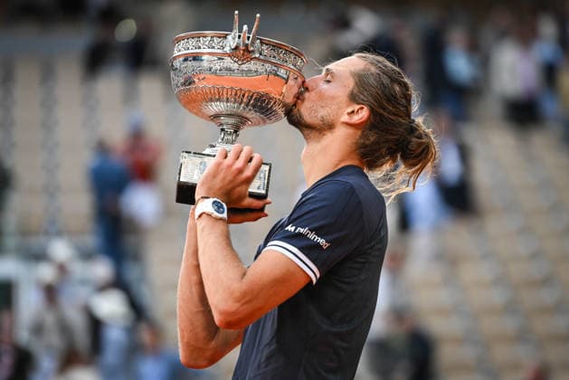 June 7, 2026, Paris, France, France: Alexander ZVEREV of Germany celebrates his victory with the trophy during the fifteenth day of the Roland-Garros 2026, French Open 2026, Grand Slam tennis tournament at Roland-Garros Stadium on June 07, 2026 in Paris, France. Roland Garros 2026 - Day 15  - ZUMAm308 20260607_zsp_m308_040 Copyright: xMatthieuxMirvillex