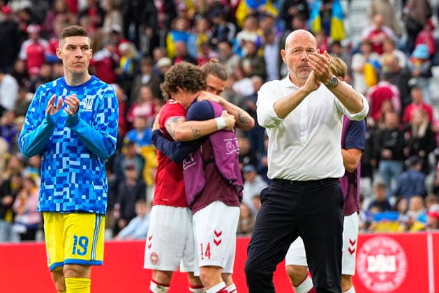 DENMARK national team, Nationalteam Test Match: Denmark - Ukraine Denmark s national coach Brian Riemer surrounded by players. The football match between Denmark and Ukraine at Odense Stadium on Sunday, June 7, 2026. Christian Eriksen was able to leave the field on his own after collapsing on the grass in the second half of Denmark s test match against Ukraine. The Danish player had received treatment but was able to walk to the ambulance that had driven onto the stadium. Shortly after, the referee ended the match early. (Photo: Bo Amstrup Scanpix 2026) , Odense Denmark