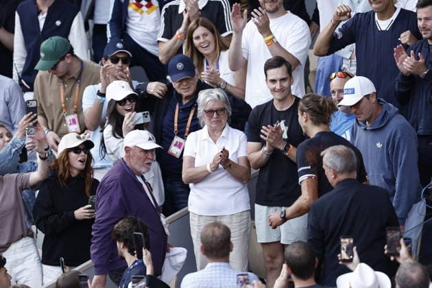 La famille et le staff de Zverev - Alexander Zverev remporte les Internationaux de France de Tennis de Roland Garros 2026 face à Flavio Cobolli (6-1, 4-6, 6-4, 6-7, 6-1) à Paris le 6 juin 2026. Jacovides-Moreau Bestimage Alexander Zverev wins the 2026 French Open at Roland Garros against Flavio Cobolli (6-1, 4-6, 6-4, 6-7, 6-1) in Paris on June 6, 2026. PARIS France  Copyright: xJACOVIDES-MOREAUx xBESTIMAGExJACOVIDES-MOREAUx xBESTIMAGEx