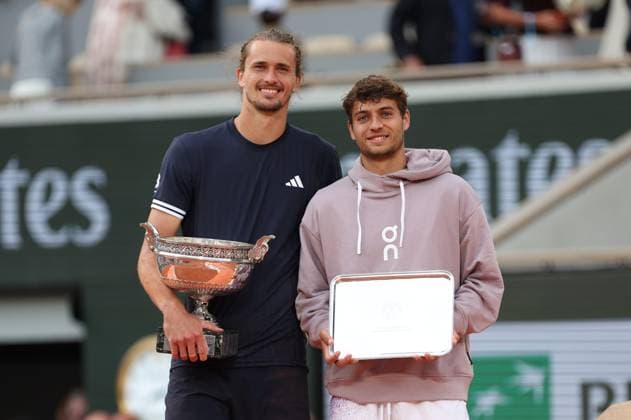 ROLAND GARROS PHOTOPQR LE PARISIEN Le Parisien Arnaud Journois ; PARIS ; 07 06 2026 ; Paris. Stade Roland Garros, le 7 juin 2026. Tennis. Internationaux de France de Roland Garros. Simple Messieurs Court Philippe Chatrier - finale Alexander Zverev vs Flavio Cobolli Photo Le Parisien Arnaud Journois Roland Garros French Open tennis tournament, in Paris, France, on 07 June 2026 PARIS France  Copyright: xPHOTOPQR LExPARISIEN MAXPPPxLexParisienx xArnaudxJournoisx 20260607LPA3314 20260607LPA3314