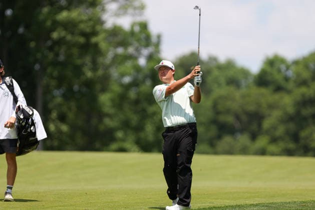 DUBLIN, OH - JUNE 07: Sungjae Im of South Korea hits an approach shot on the 9th hole during the final round of the Memorial Tournament presented by Workday at Muirfield Village Golf Club on June 7, 2026 in Dublin, OH. (Photo by Ian Johnson Icon Sportswire) GOLF: JUN 07 PGA, Golf Herren the Memorial Tournament presented by Workday EDITORIAL USE ONLY Icon260607046