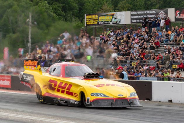 EPPING, NH - JUNE 07: Funny Car driver, JR Todd ( 373) DHL TOYOTA SUPRA launches off the line during Sunday s semi-final round for the Motorsport, Herren, USA, Dragster Drag Race New England Nationals on June 07, 2026, at New England Dragway in Epping, NH. (Photo by David Hahn Icon Sportswire) AUTO: JUN 07 NHRA New England Nationals EDITORIAL USE ONLY Icon260607027