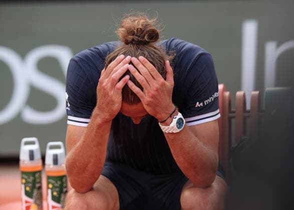 Alexander Zverev (GER) wartet auf die Siegerehrung, Presentation Tennis - French Open 2026 - Roland Garros - Paris - - France - 7 June 2026.