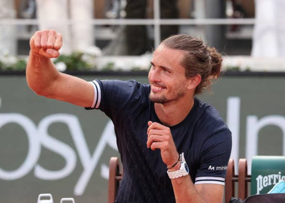 Alexander Zverev (GER) wartet auf die Siegerehrung, Presentation Tennis - French Open 2026 - Roland Garros - Paris - - France - 7 June 2026.