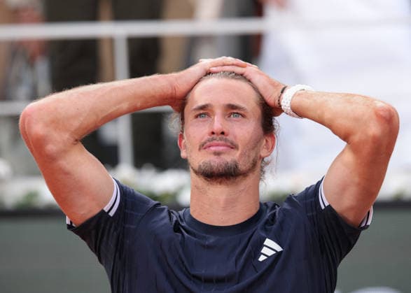 Alexander Zverev (GER) wartet auf die Siegerehrung, Presentation Tennis - French Open 2026 - Roland Garros - Paris - - France - 7 June 2026.