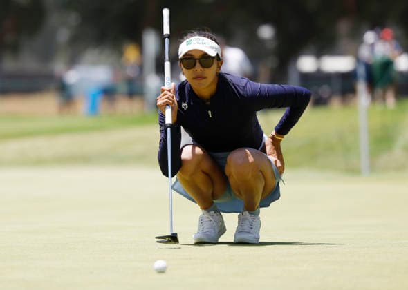 Alison Lee prepares lines up a putt on the 1st hole during the final round of the 81st Women s U.S. Open golf championship at the Riviera Country Club in Pacific Palisades, California, on Sunday, June 7, 2026.  GLP20260607933 CAROLINExBREHMAN