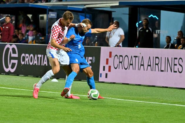 VARAZDIN, CROATIA - JUNE 07: Sandi Lovric of Slovenia (R) in action against Marco Pasalic of Croatia (L) during the International men’s football Friendly match between Croatia and Slovenia at Stadium Varteks, Varazdin on June 07, 2026 in Varazdin, Croatia. (Photo by Igor Kupljenik Sports Press Photo).  Copyright: xIgorxKupljenikx xSPPx Sportspressphoto_SPR163052