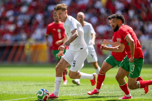 260607 David Moller Wolfe of Norway and Noussair Mazraoui of Morocco during the International Friendly, Länderspiel, Nationalmannschaft football match between Morocco and Norway ahead of the FIFA World Cup, WM, Weltmeisterschaft, Fussball 2026 on June 7, 2026 in New Jersey. Photo: Vegard Grott BILDBYRAN kod VG VG0943 bbeng fotboll football soccer fotball fifa world cup vm fotball-vm precamp pre-camp träningslandskamp privatlandskamp landskamp international friendly norge norway marocko morocco marokko