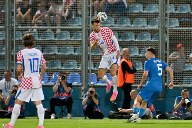 VARAZDIN, CROATIA - JUNE 07: Ivan Perisic of Croatia (C) in action against Srdjan Kuzmic of Slovenia (R) during the International men’s football Friendly match between Croatia and Slovenia at Stadium Varteks, Varazdin on June 07, 2026 in Varazdin, Croatia. (Photo by Igor Kupljenik Sports Press Photo).  Copyright: xIgorxKupljenikx xSPPx Sportspressphoto_SPR163054