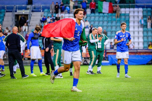 UEFA Under-17 European Championship, EM, Europameisterschaft Estonia 2026 Andrea Donato of Italy U-17 national team, Nationalteam celebrating winning the European Championship during the UEFA Under-17 European Championship Final match between Italy U-17 vs Belgium U-17 national teams, Tallinn Estonia 07.06.2026 Tallinn A Le Coq Arena Estonia Copyright: xMaurixLevandix