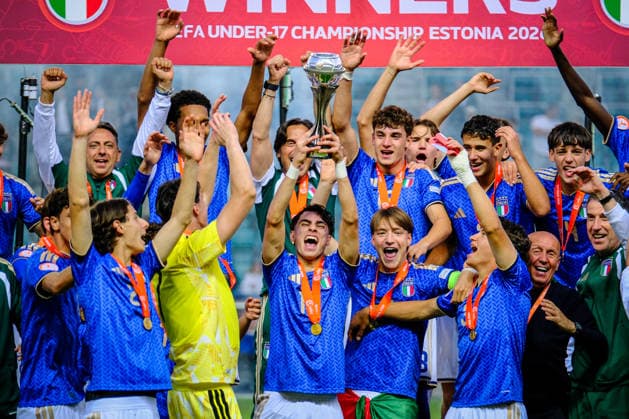 UEFA Under-17 European Championship, EM, Europameisterschaft Estonia 2026 Italy U-17 national team, Nationalteam celebrating winning the European Championship during the UEFA Under-17 European Championship Final match between Italy U-17 vs Belgium U-17 national teams, Tallinn Estonia 07.06.2026 Tallinn A Le Coq Arena Estonia Copyright: xMaurixLevandix