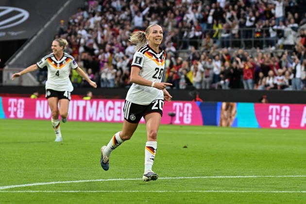 Fußball I Frauen I Saison 2025-2026 I Länderspiel I Deutschland - Norwegen I 05.06.2026 Elisa Senß (20, Deutschland) Freisteller, Nahaufnahme, Porträt, Portrait, Einzelfoto, Einzelbild, Körper Köln RheinEnergieStadion Nordrhein-Westfalen Deutschland *** Soccer I Women I Season 2025 2026 I International match I Germany Norway I 05 06 2026 Elisa Senß 20, Germany Crop, close-up, portrait, portrait, single photo, single image, body Cologne RheinEnergieStadion North Rhine-Westphalia Germany Copyright: xLobeca InesxHähnelx